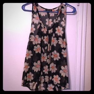 🌸$5 when you bundle!! Floral tank top